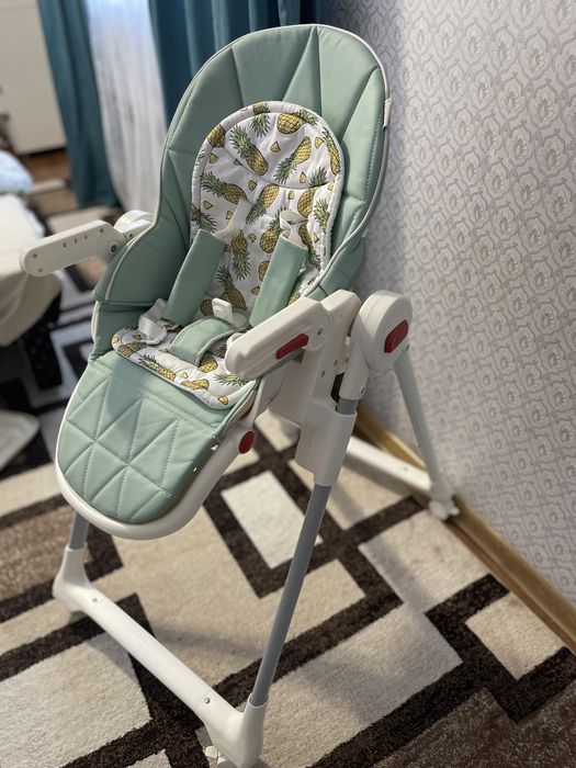 Столик для кормления в отличном состоянии