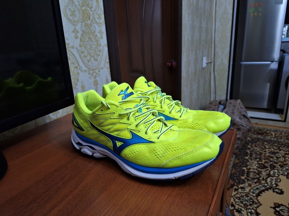 Кроссовки оригинал размер 45