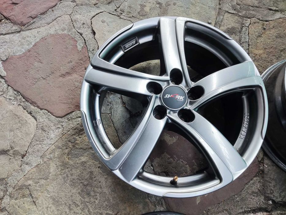 Хонда 5х114,3 - 17 цола лети джанти Alutec за Honda - 5x114,3 .