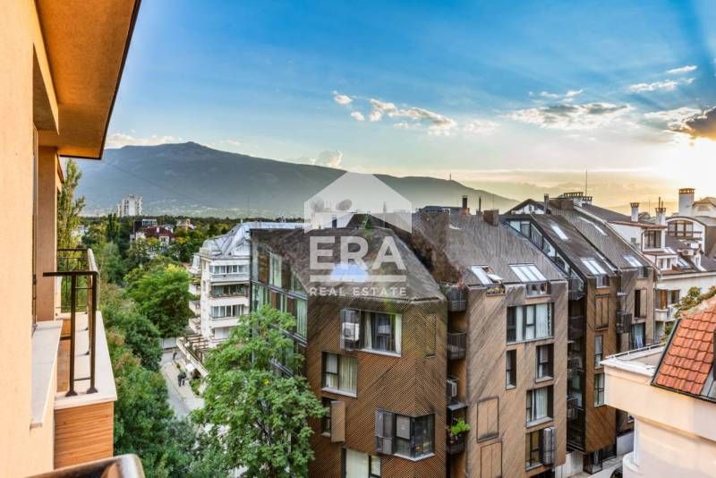 Дава се под наем Четиристаен апартамент в София, Лозенец - 158 кв.м за 2200 € - Снимка #3