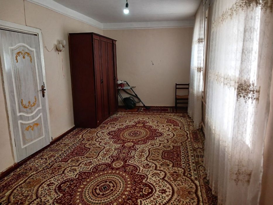 Hovli katej sotiladi sentrdan