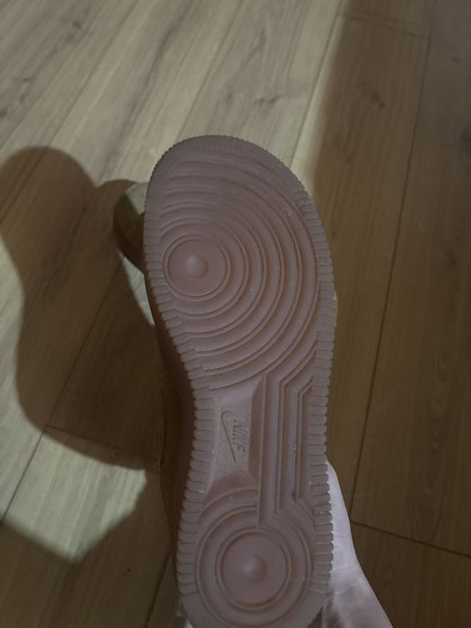 adidasi nike noi