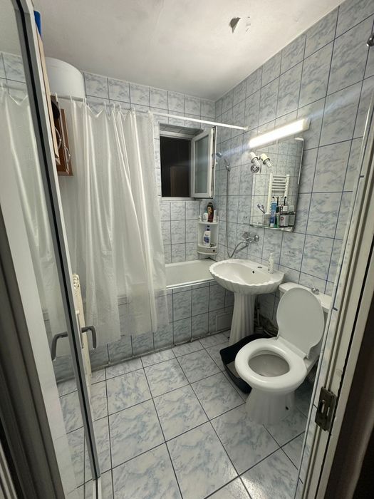 Închiriere apartament .