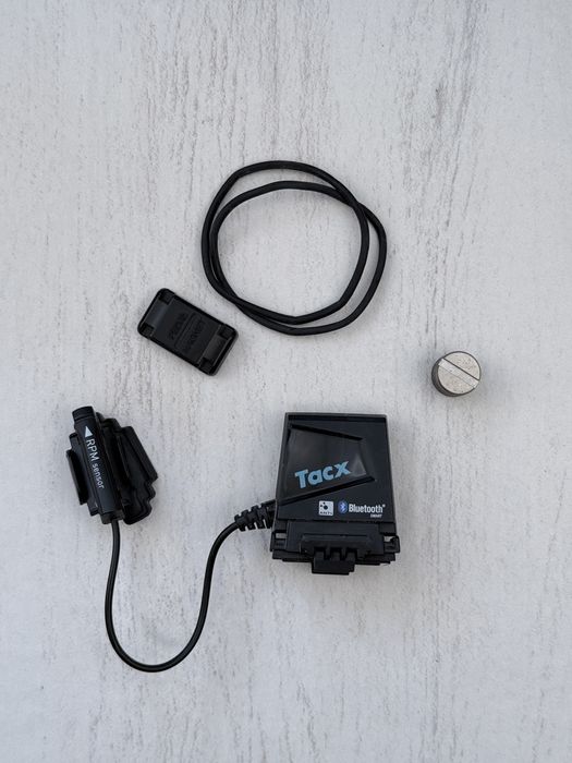 Home trainer Tacx Blue pachet cu senzori si anvelopa