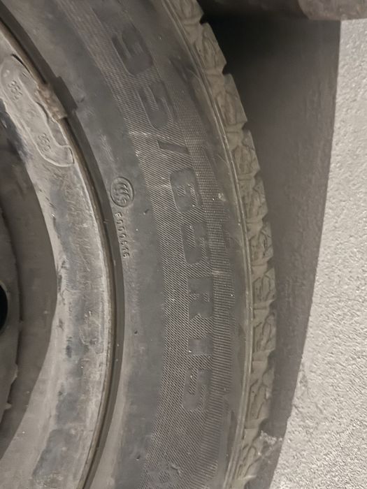 Продам шины с дисками на размер 195/65/15