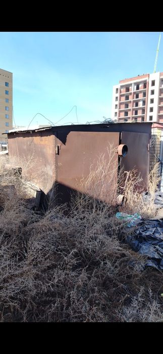 Металлический гараж.