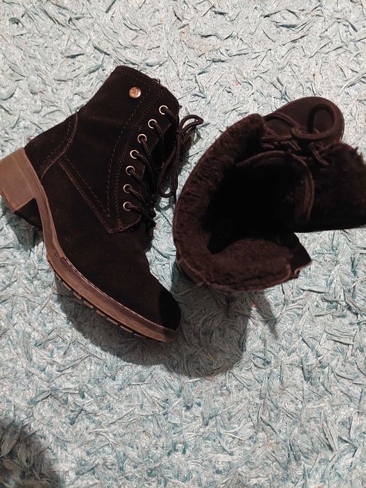 Нови боти номер 36/37 естествен велур