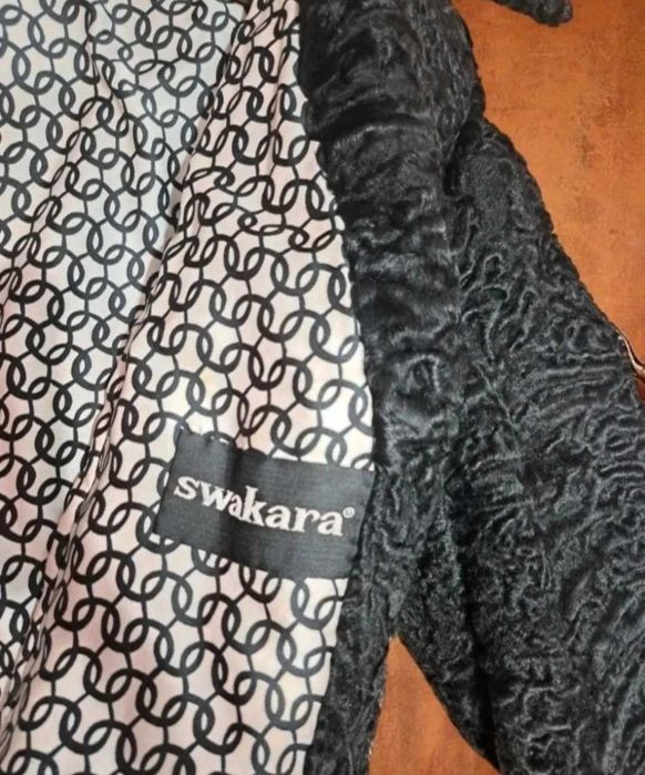 Palton din blana de astrahan