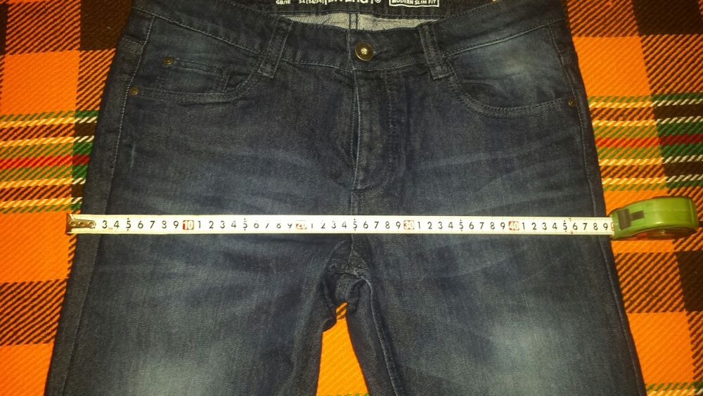 Мъжки дънки чисто нови