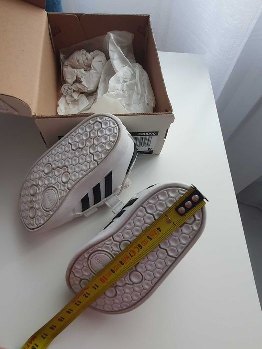 adidasi Adidas, noi, marimea 19 -