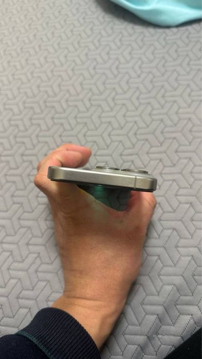 iphone 15 pro silver