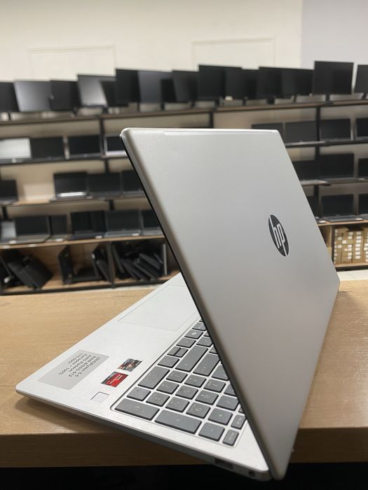 Ноутбук HP Ryzen 5-5/RAM8/SSD512/Radeon Graphics