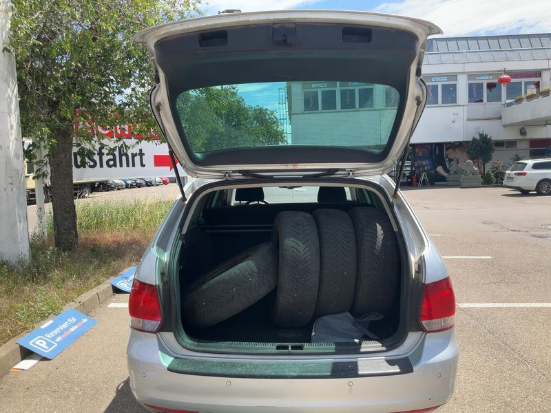 Volkswagen Golf VI 1.6 TDI Style 2011
