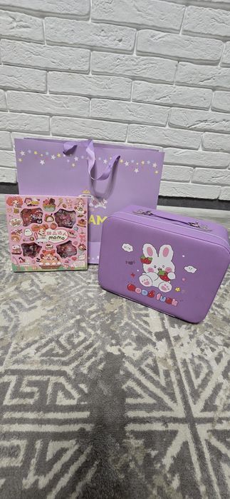 Набор для девочек в чемоданчике новый
