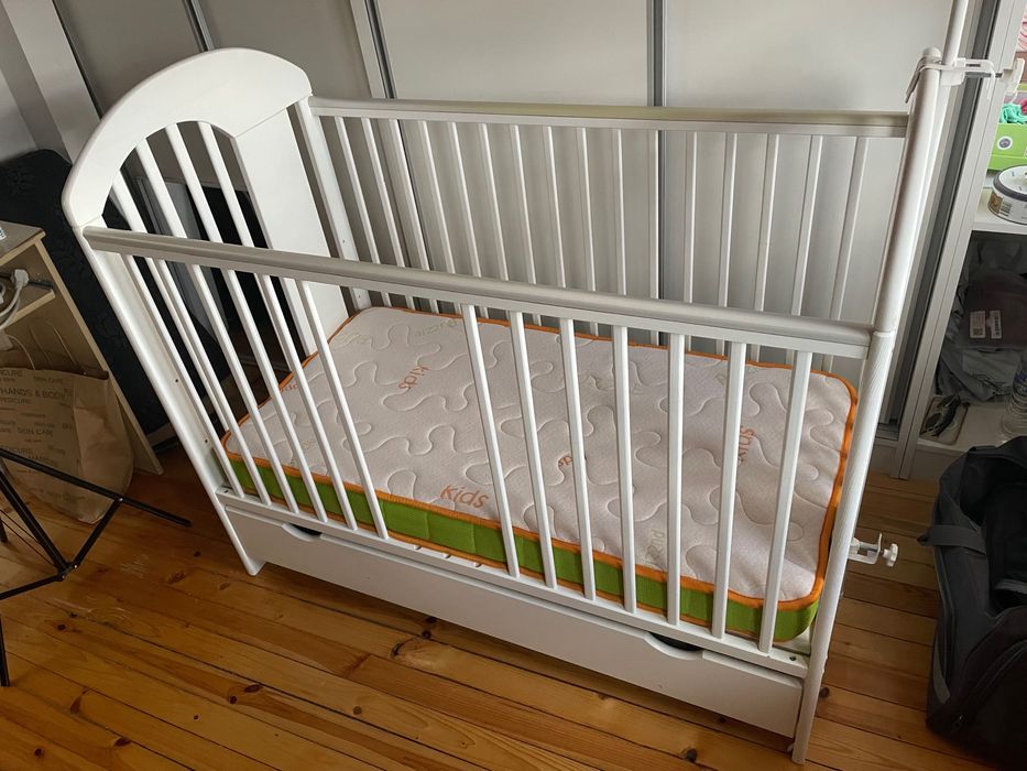 Продавам детска кошара