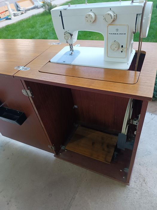 Продается швейная машинка