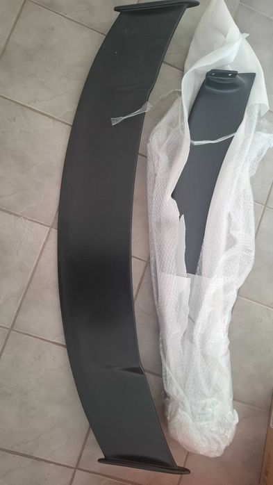 Заден спойлер за багажник