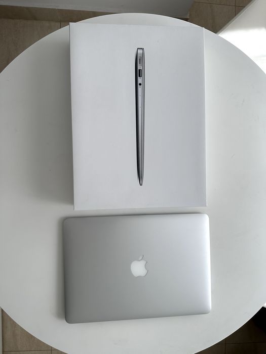 MacBook Air 2017 13" – 8GB/ 128GB – Cutie + Încărcător Original