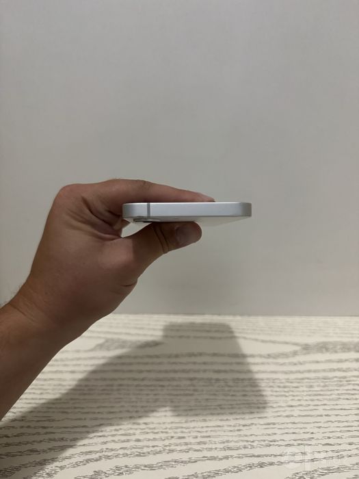 Iphone 16e 128гб Идеал 94% емкость