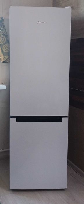 Холодильник indesit