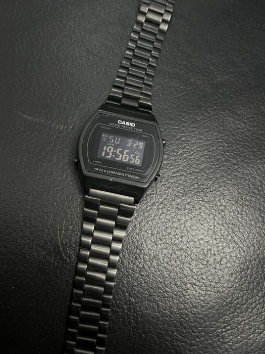 Часовник касио черен