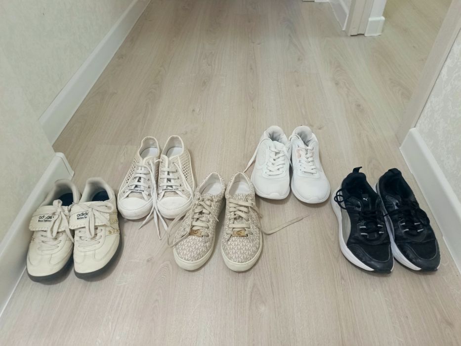 Продам кроссовки