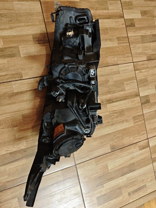 Far stânga Peugeot 4008 xenon OEM – sticlă spartă – complet, cu balast