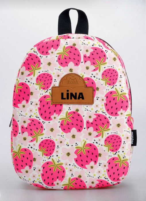 детска раничка с красиво бродирано име