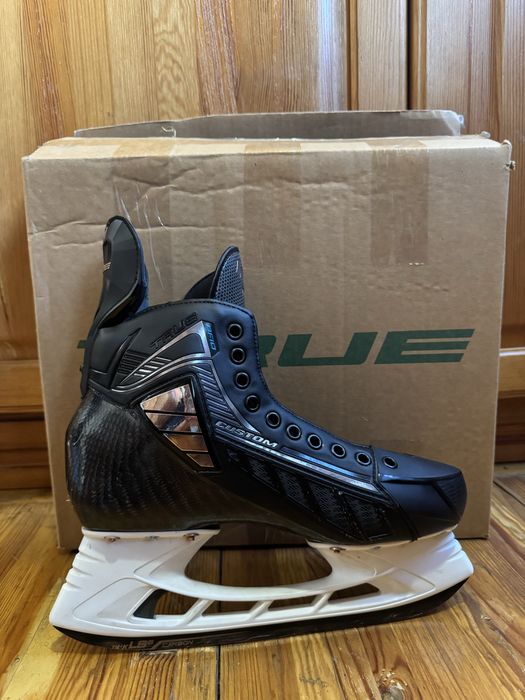 Продам коньки True custom