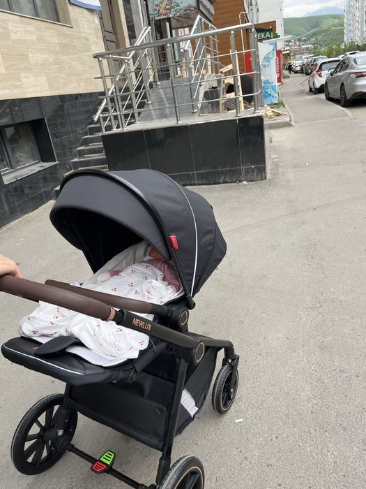 Продам коляску Newlux
