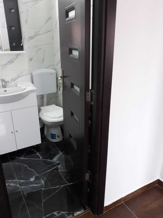 inchiriez garsoniera zona centrala et 4,str gen dragalina