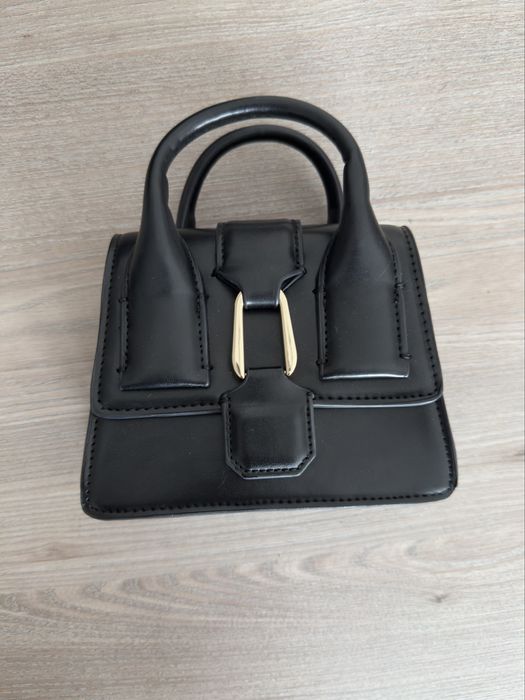 Мини черна чанта Zara