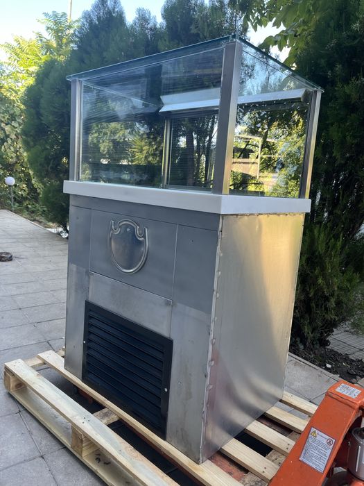 Хладилна витрина хладилна