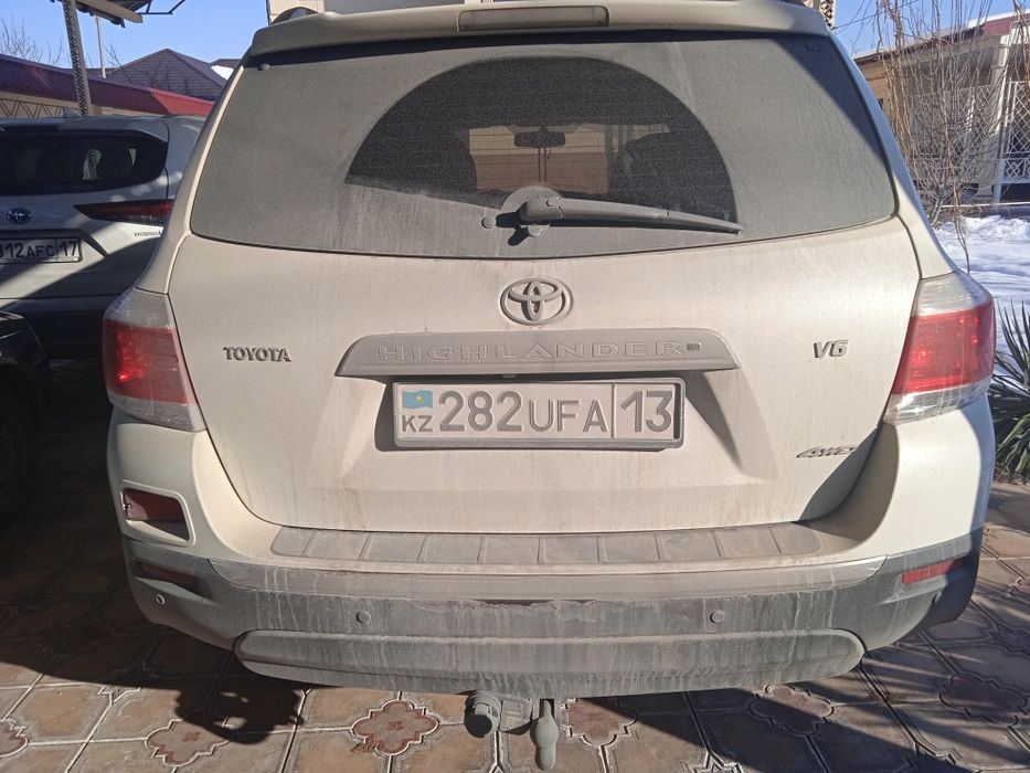 Машина Toyota Highlander