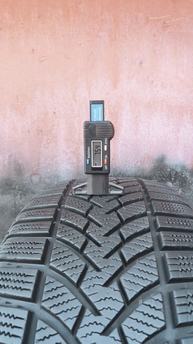 1брой зимна гума 225/55/17 Semperit