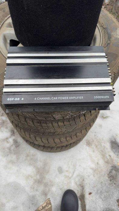 Продам сабвуфер JBL