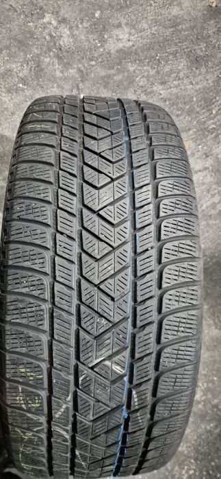 285 40 22 O bucata pirelli iarnă