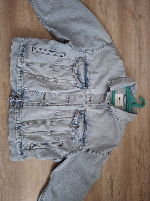 Продам джинсовую куртку