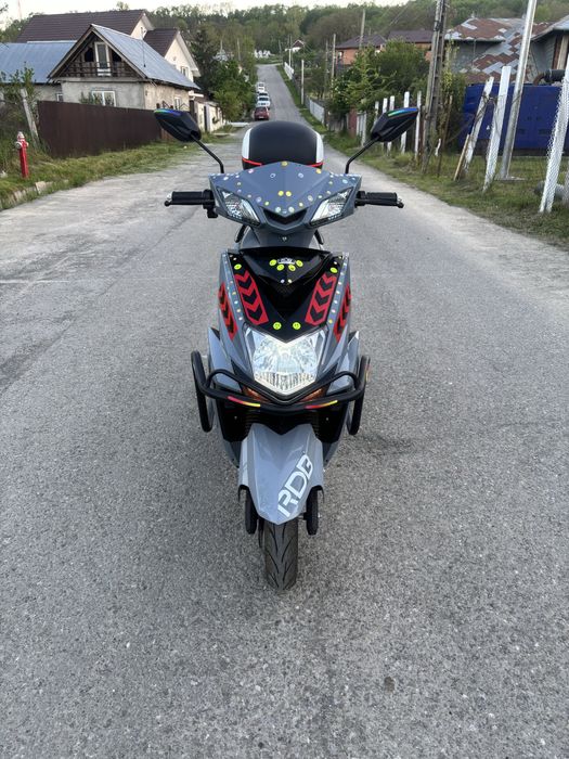 Vand scuter electric