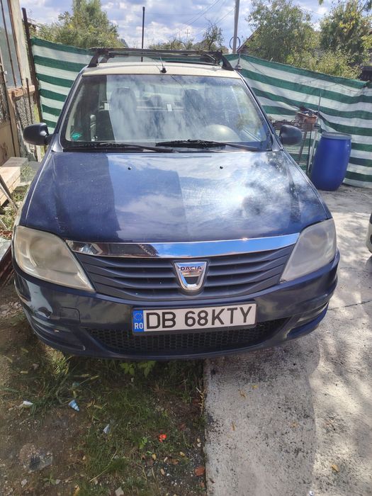 Vând Dacia Logan