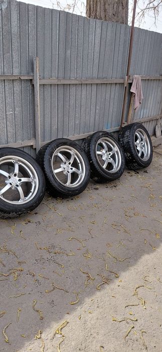 Продам комплект шины с дисками