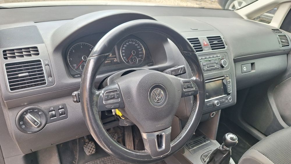 VW Touran 1.6TDI 105кс на части