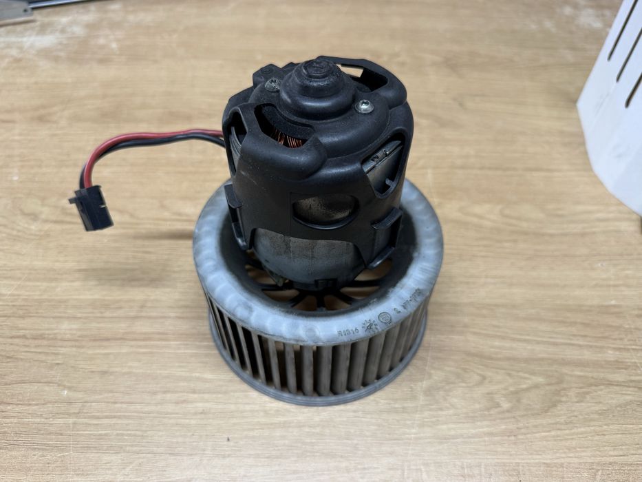 Ventilator habitaclu bmw f10 2010