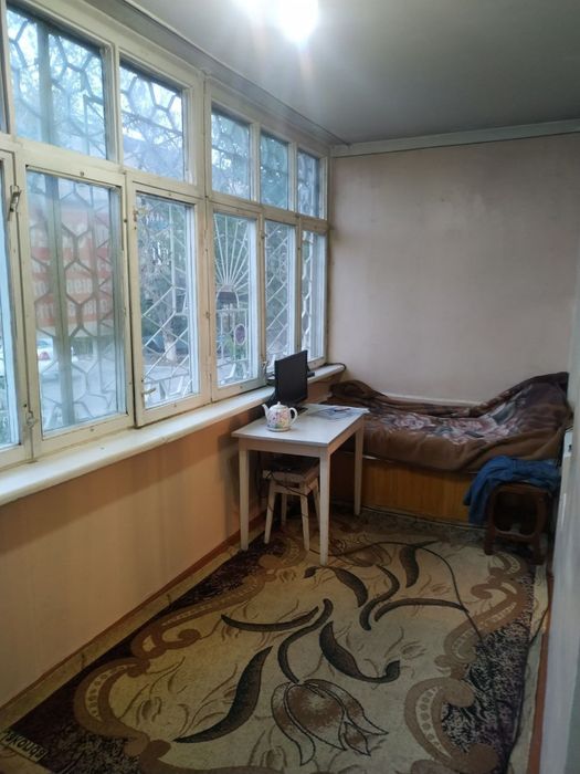 3-х комнатная... 1-й этаж. Своя квартира.