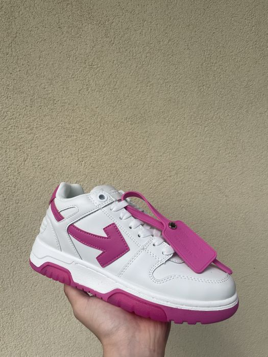 Off-White out of office  PE COMANDA