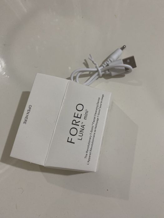 Щётка для лица Foreo (мицелярная вода в подарок)