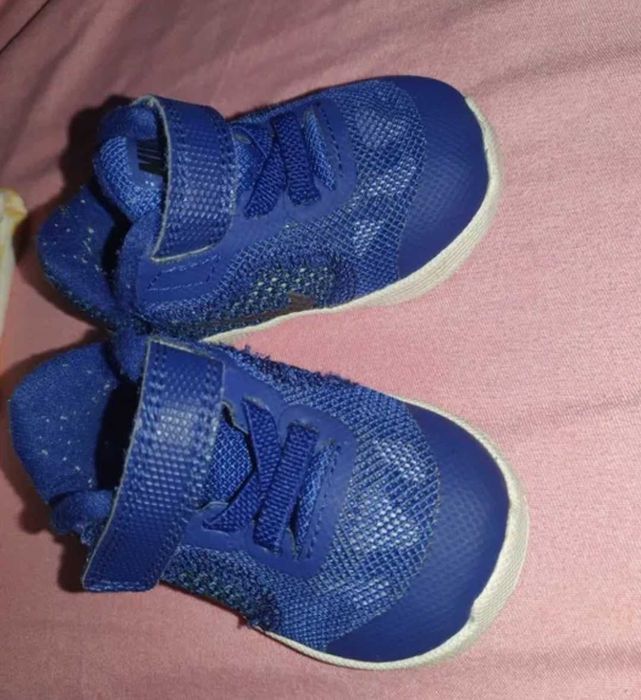 Adidasi nike,marimea 18.5