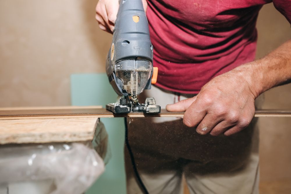 Handyman (mester) Servicii Premium de Reparații, Montaj și Renovări