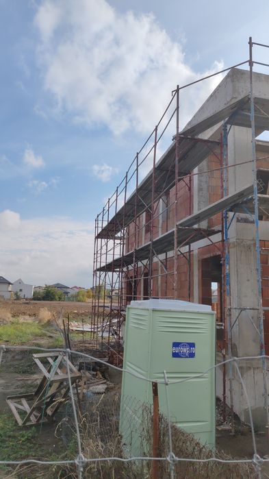 Schelă de închiriat