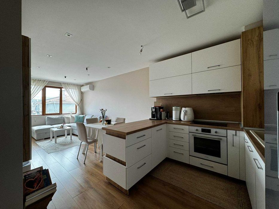 Продава се Тристаен апартамент в Русе, Център - 87 кв.м за 1764 €/кв.м - Снимка #3